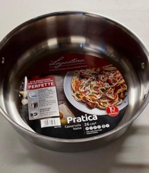 Casserole basse avec poignées en silicone